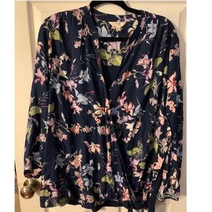 Terra and sky size 2x blouse.